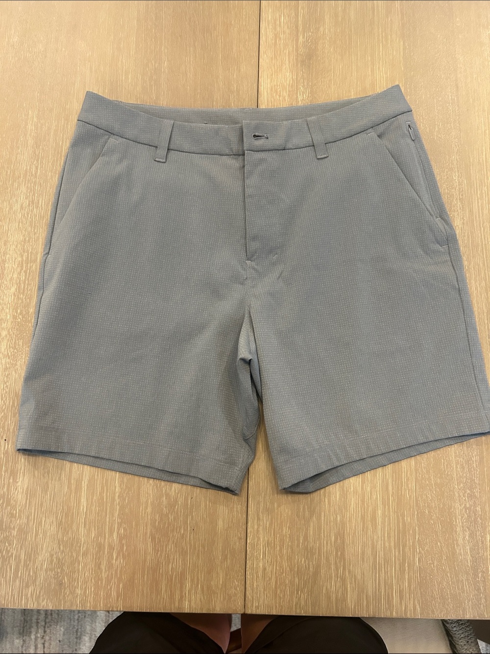 lululemon athletica commission shorts Men's Light Gray Shorts inseam  7 inch